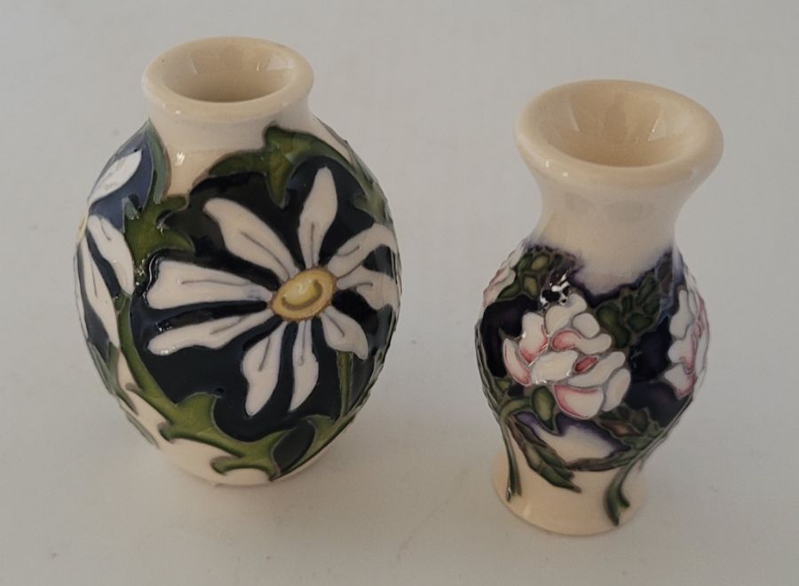 2 boxed miniature Moorcroft vases , to include Months April 2020 Daisy and June 2017 Rose pattern , - Image 4 of 4