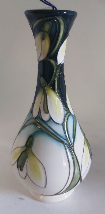 A Trial  " Green Tear " pattern  vase by Moorcroft Decorated with hanging flower heads in whites and - Image 3 of 5