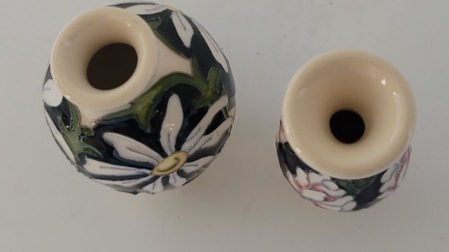 2 boxed miniature Moorcroft vases , to include Months April 2020 Daisy and June 2017 Rose pattern , - Image 3 of 4
