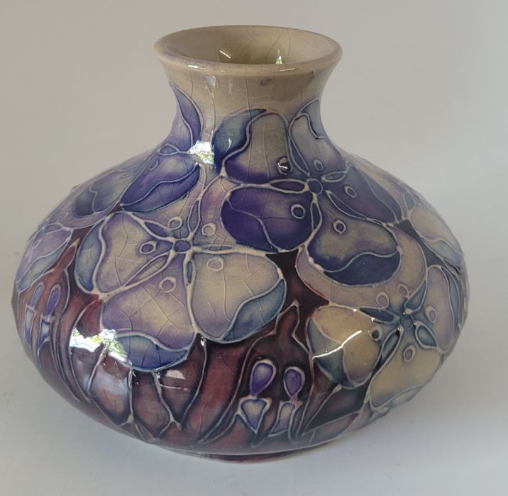 A boxed limited edition Moorcroft vase, decorated in the Tudor Rose pattern , , 10.5 cm high  . - Image 2 of 5