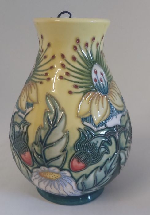 A Boxed limited edition of 50 , this vase is 12/50 piece, titled  " Indian summer "  it is decorated - Image 3 of 6