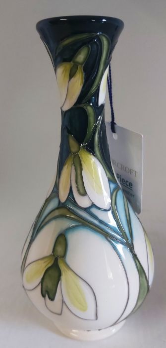 A Trial  " Green Tear " pattern  vase by Moorcroft Decorated with hanging flower heads in whites and - Image 2 of 5