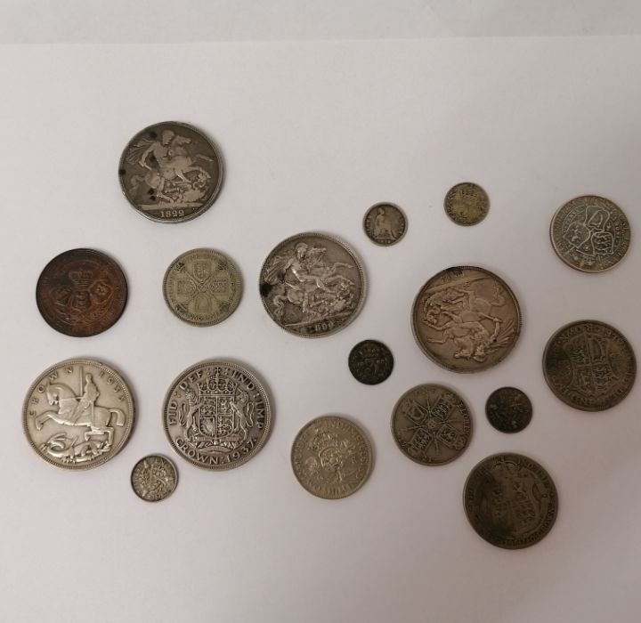 A collection of pre-decimal British coins comprising approx. 98.5g of pre 1920 silver, approx 121g