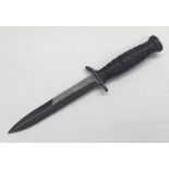 A WW2 era US M3 fighting / trench knife. 17cm carbon steel blade and cross guard, with partial