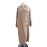 Beige linen Edwardian summer-weight coat, 1916-18: loose fitting, collar with a square stitched