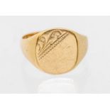A Gents 9ct gold signet ring, size R, weight approx 3.5gms  further details: sized at reverse,
