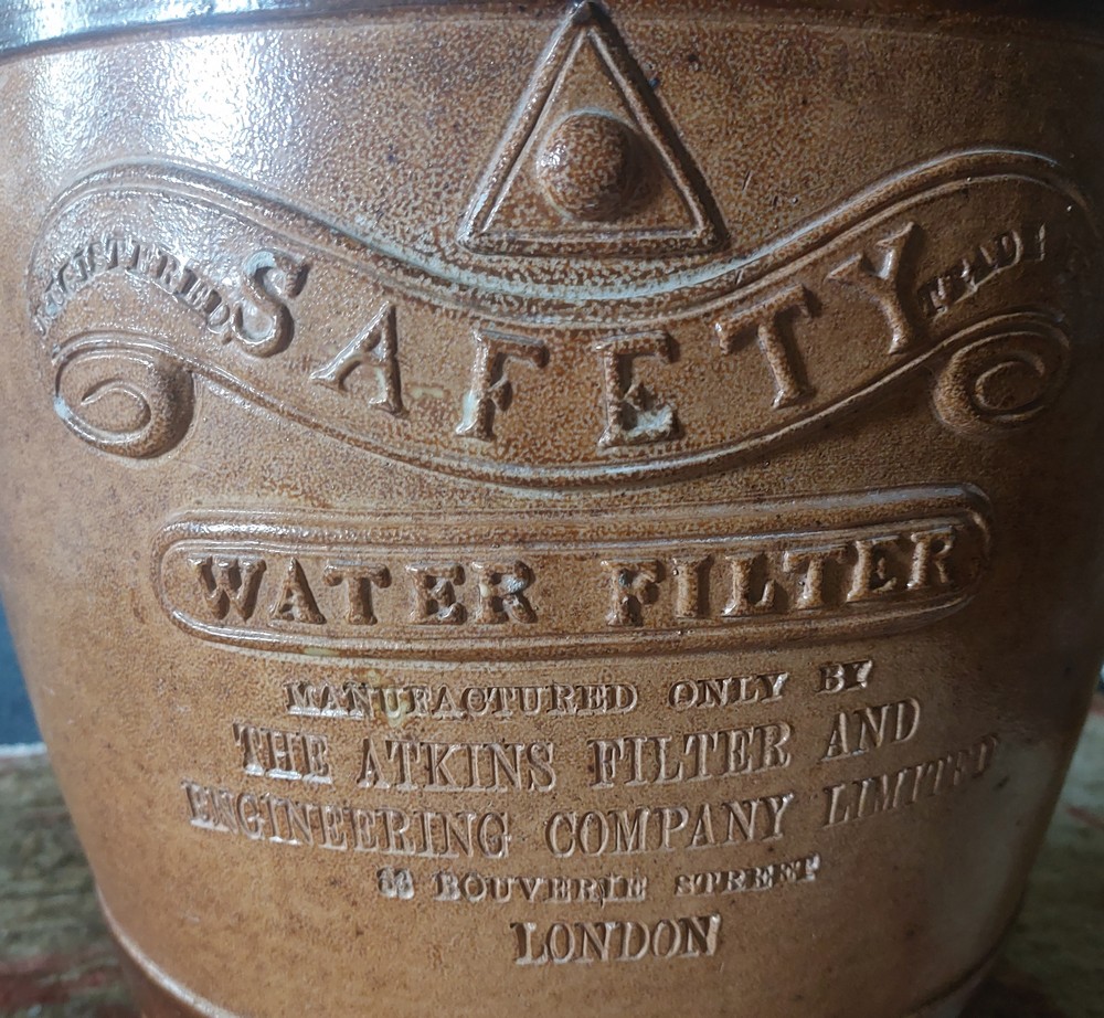 A large advertising  lidded stoneware 19c  glazed water filter for the Adkins Filter and Engineering - Image 3 of 11