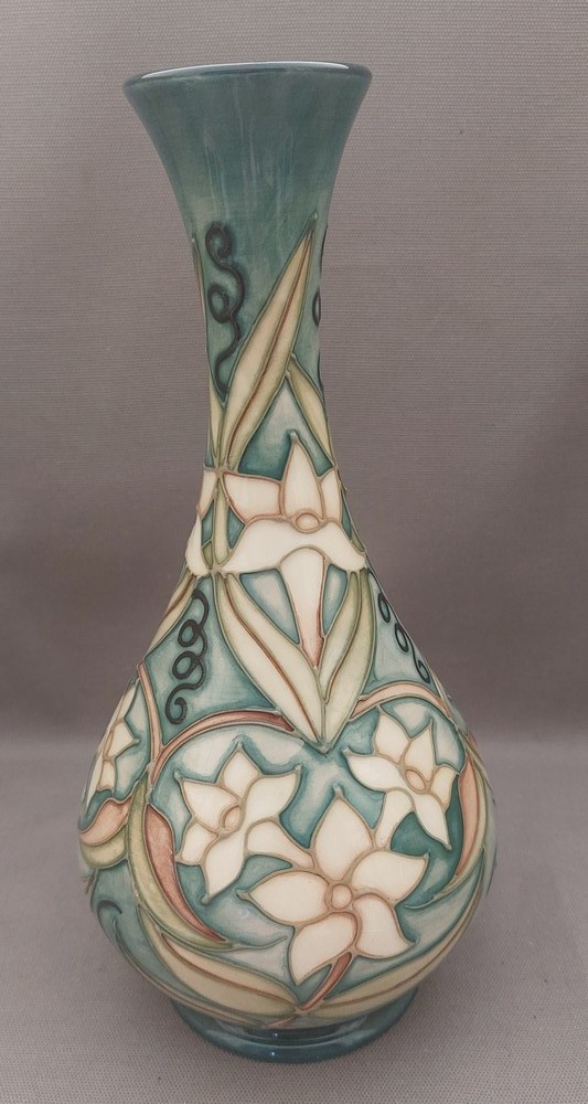 A  tall tube lined stylised Moorcroft vase, decorated with daffodil flower heads and leaves with a - Image 3 of 6