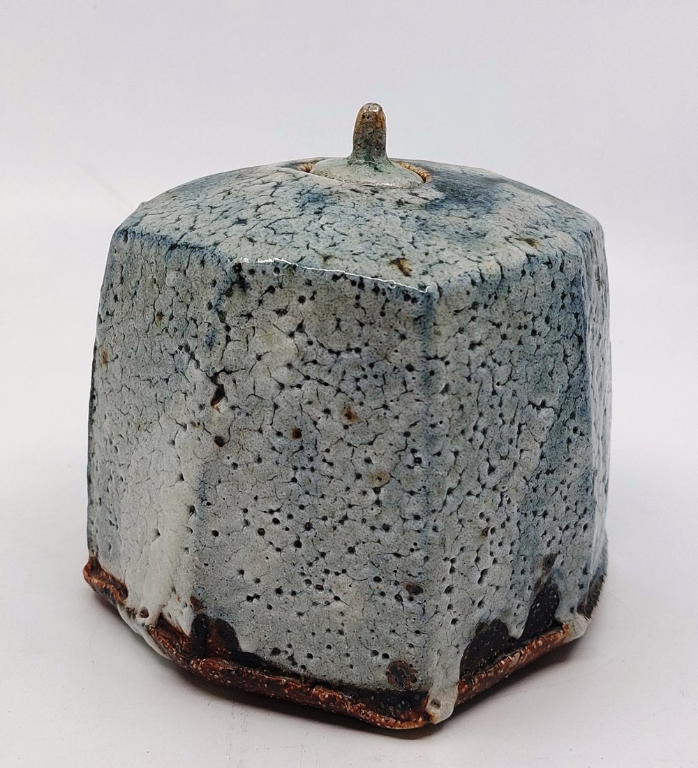 A Stoneware lidded jar. Salt-glaze maker unknown. Crackle glazed in blue, stands 12 cm tall to knop - Image 2 of 5