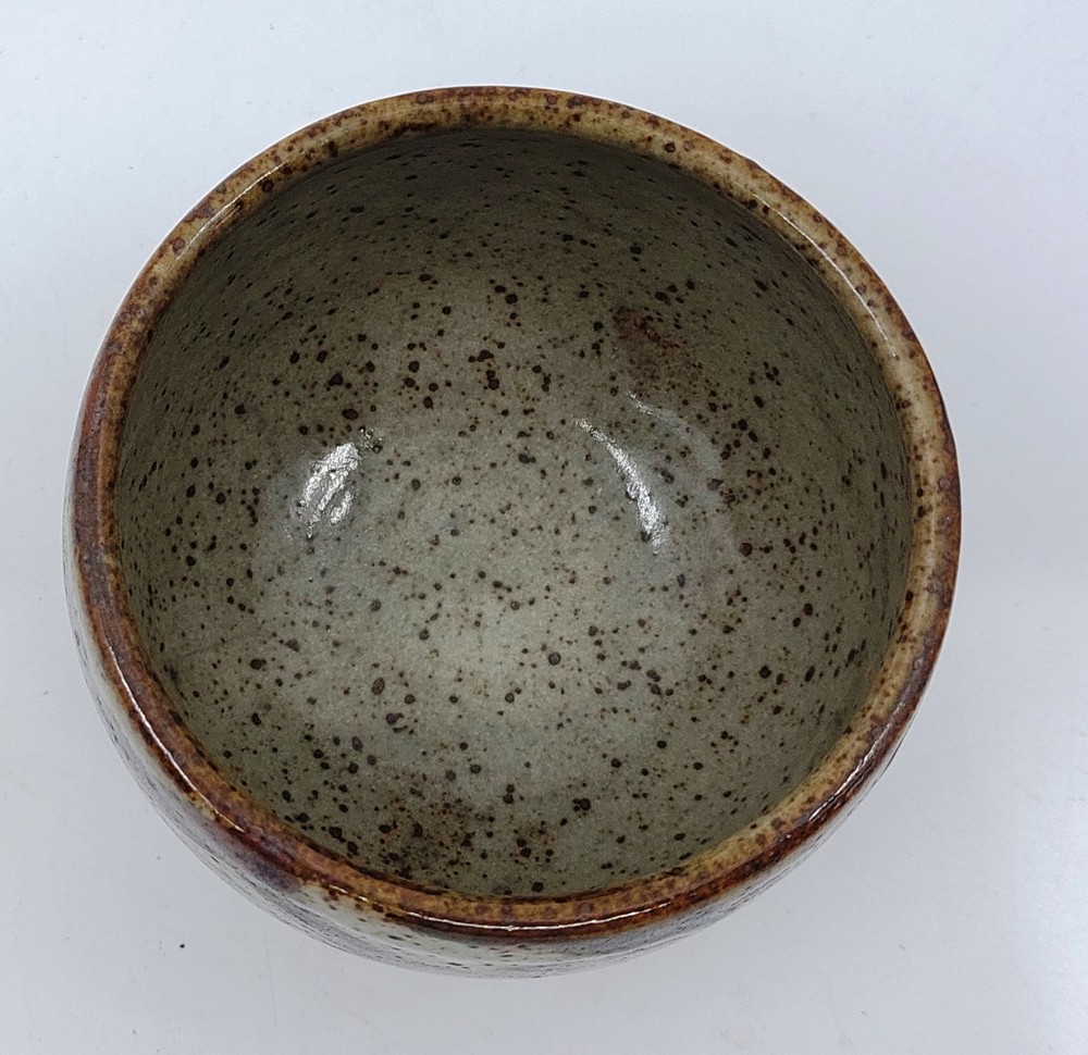 A Geoffrey Whiting (1919-1988). Stoneware tea bowl. C1980 ,with an Impressed mark, A for Avoncroft - Image 2 of 3