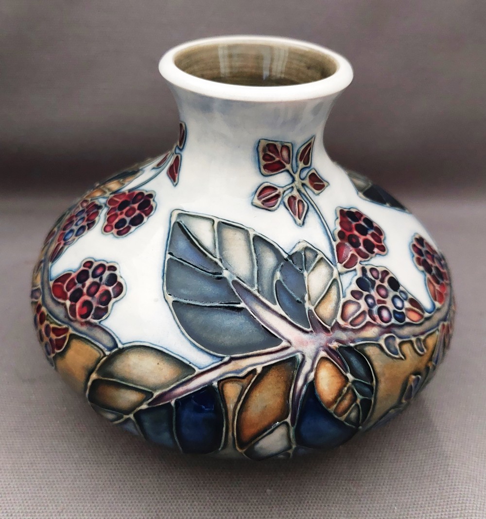 A trio of Moorcroft Blackberry Bramble pattern C1994 ,possibly Sally Tuffin vases, decorated with - Image 4 of 8