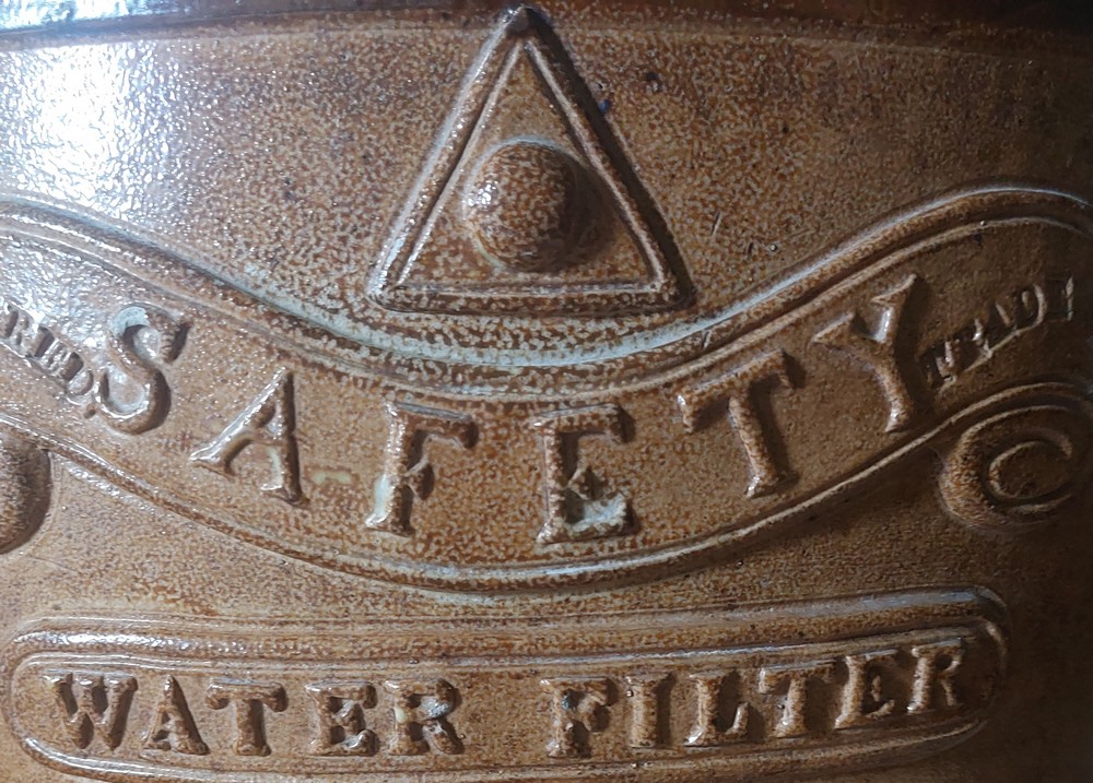 A large advertising  lidded stoneware 19c  glazed water filter for the Adkins Filter and Engineering - Image 4 of 11