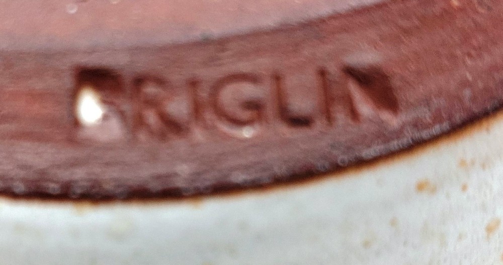 A Briglin Pottery stoneware dish circa 1970s. Impressed mark Briglin.  Measures 17 cm across the - Image 3 of 3
