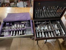 2 canteens of Cutlery