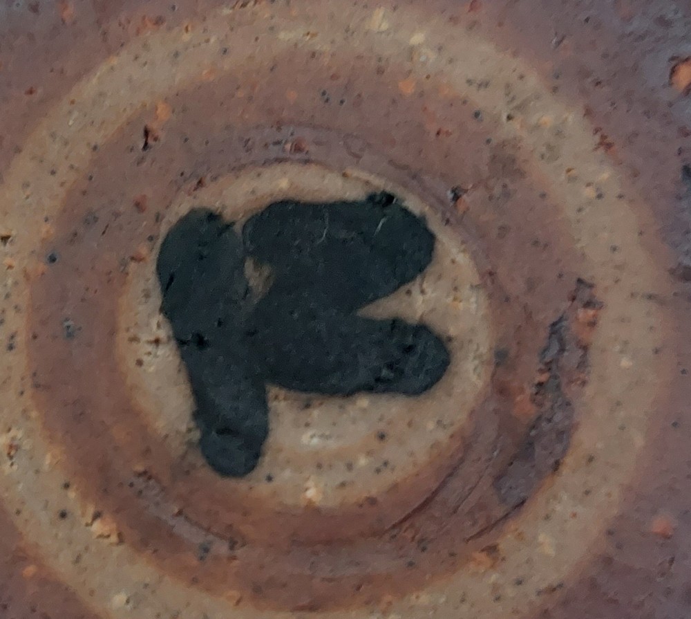 A Mixed lot of studio pottery comprising of a footed glazed bowl in brown. a  footed multi-coloured - Image 3 of 6