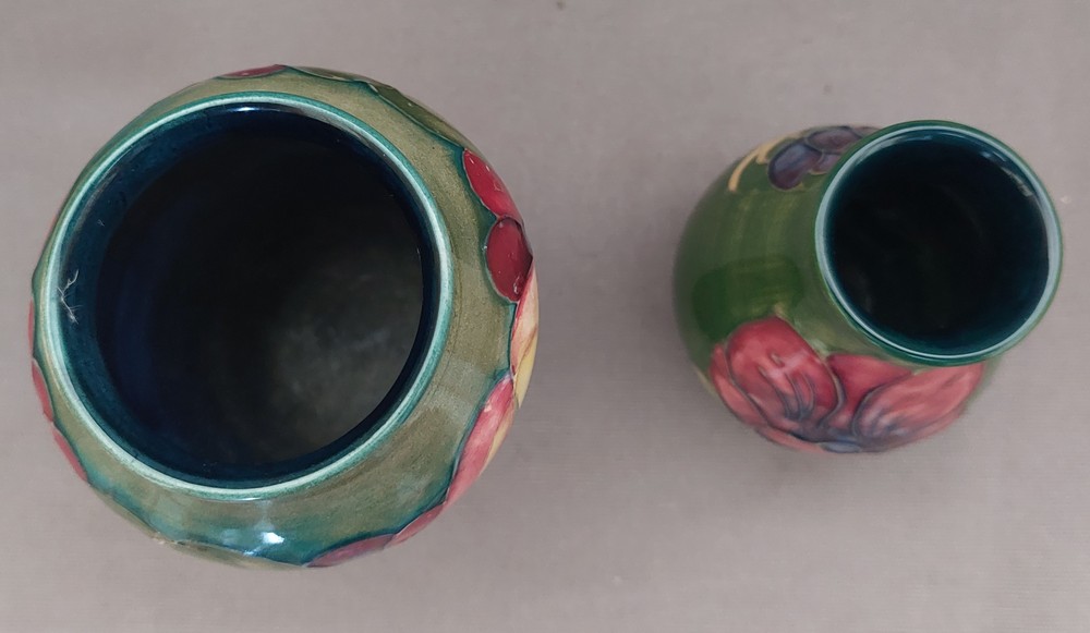 A collection of Moorcroft to include a tall Hibiscus pattern lamp base and 3 smaller vases , various - Image 13 of 17