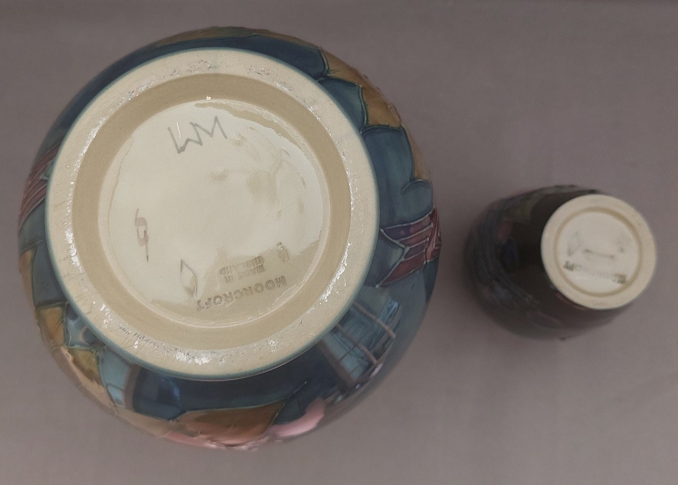 2 early tube lined stylised Moorcroft vases, decorated in the fruit and fiches pattern, with the - Image 6 of 8