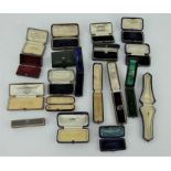 19 mixed antique and vintage fitted brooch and stick pin jewellery boxes