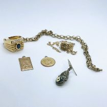 A collection of 9ct gold jewellery along with a gold plated gentleman's signet ring and a white