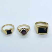 3 yellow metal/gold signet rings