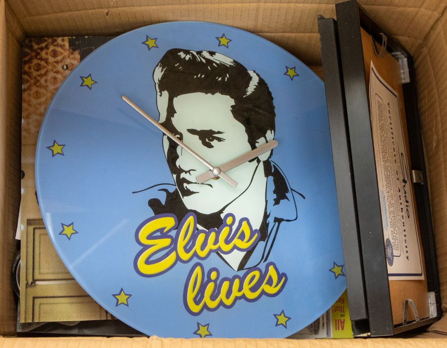 Large collection of Elvis Presley memorabilia including clocks, pictures, books, belt buckles, mugs, - Image 4 of 6