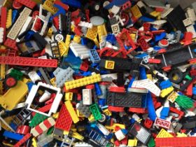 A very large vintage selection of Lego building bricks and accessories and tray of figures to