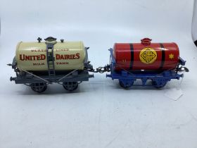 Hornby O gauge fine collection ; to include a Colander tank in red livery and a United Dairies Glass