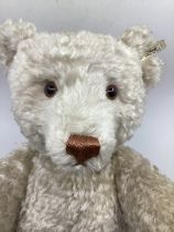 Steiff large white 26” 406041 Teddy bear 1994 fully articulated magnicent over sized teddy mohair