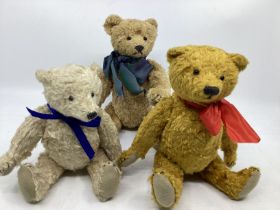 Naomi Laight 1988 Artist teddy bears, largest 9” and jointed teddy bears with labels , made from Old