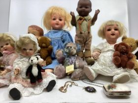 Antique small German dolls and vintage dolls selection; to include an Armand Marseille straight