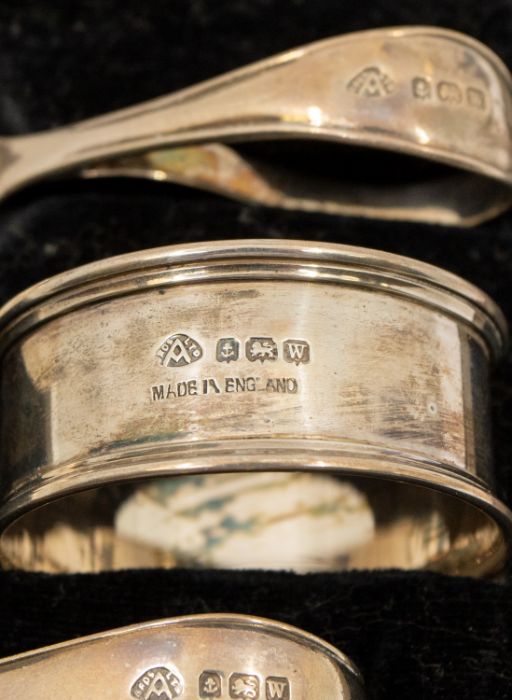 A George VI plain silver christening set including spoon, pusher and napkin ring, hallmarked by Adie - Image 2 of 3