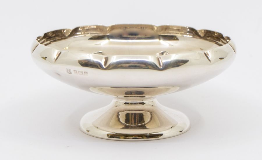 An Elizabeth II silver small commemorative Silver Jubilee shaped dish, hallmarked DH & S., - Image 3 of 5