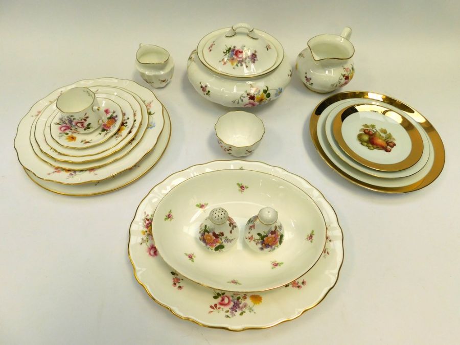 Royal Crown Derby - A large dinner/tea service in the "Posies" pattern. To include plates, tureen,