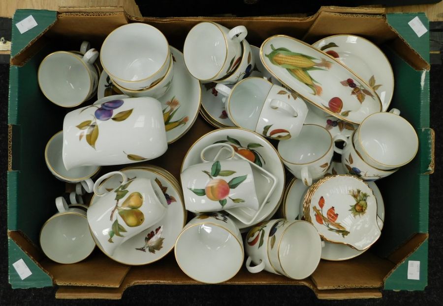 A large collection of Royal Worcester Evesham dinner, tea and coffee wares including cake stands and - Image 3 of 4