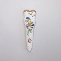 A Meissen gold metal mounted etui, of tapering form, painted with floral sprays and berries. Date: