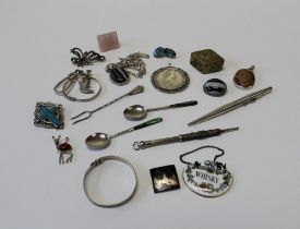 A mixed lot of silver jewellery and other small items including an amber set deer pendant, Siamese