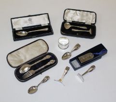A mixed lot of small silver items, including a bookmark by Francis Howard, Birmingham 2005, cased