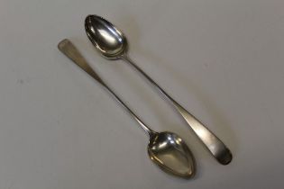 A pair of Georgian serving spoons in sterling silver, approximate weight 219gm