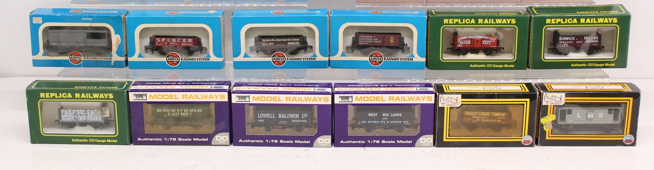 OO Gauge: A collection of approximately twenty-five boxed OO Gauge rolling stock wagons including: - Bild 3 aus 3