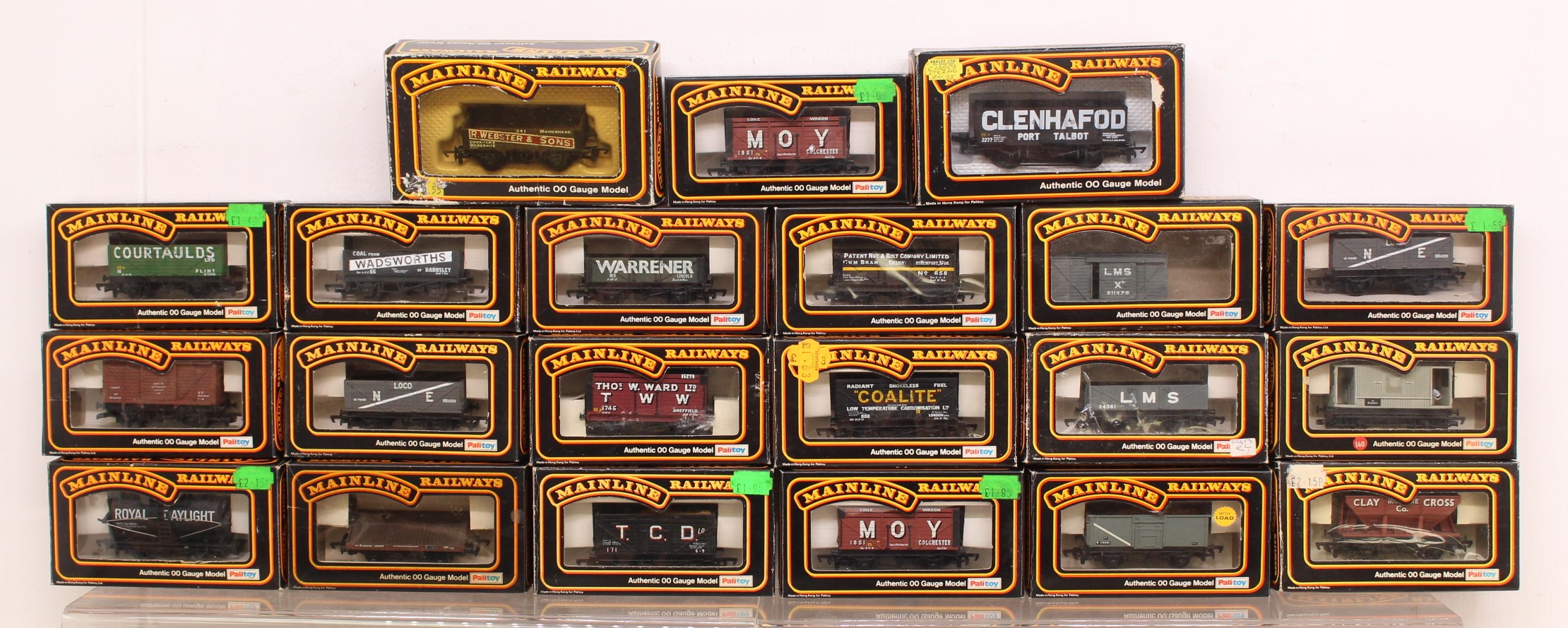 Mainline: A collection of over 30 boxed Mainline, OO Gauge rolling stock wagons of varying livery - Bild 2 aus 3