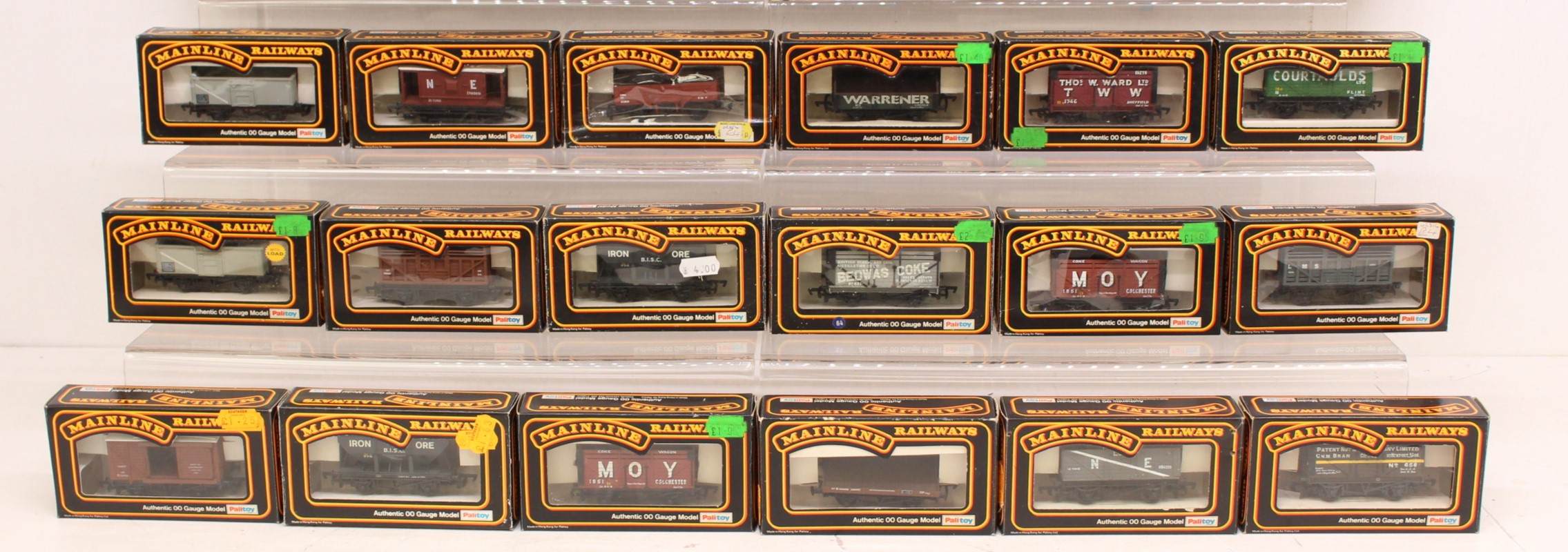 Mainline: A collection of over 30 boxed Mainline, OO Gauge rolling stock wagons of varying livery - Bild 3 aus 3