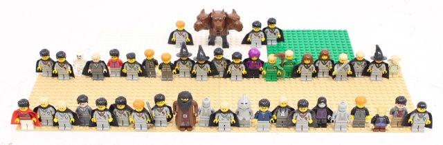Harry Potter: A collection of assorted Harry Potter, Lego Minifigures, to comprise: Harry Potter (