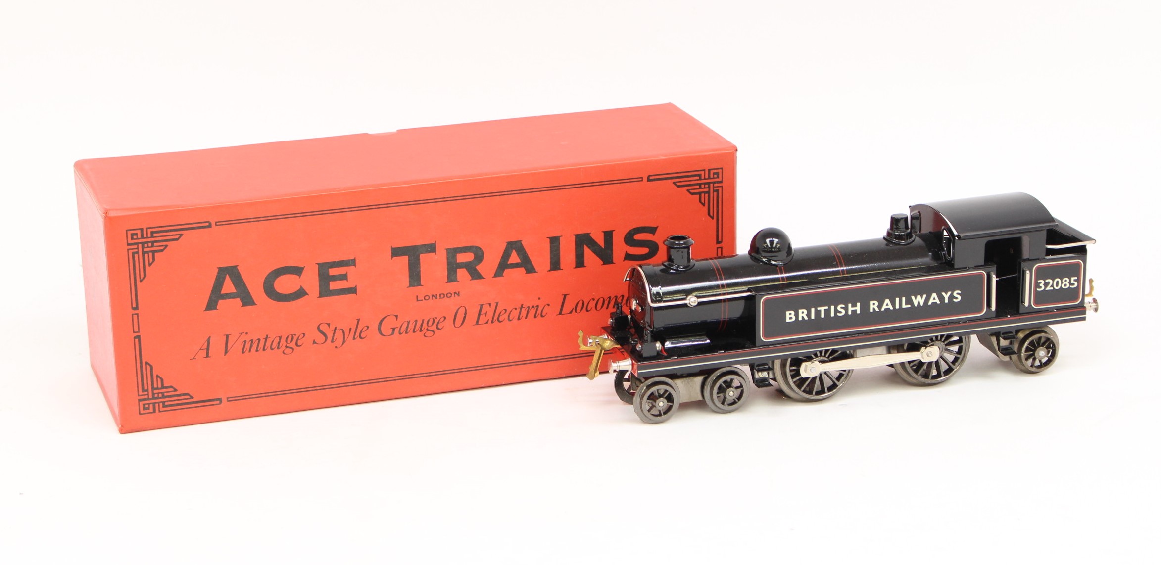 ACE Trains: A boxed ACE Trains, O Gauge, Electric 4-4-2 Tank Locomotive British Railways 32085,