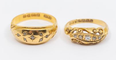 A Victorian diamond 18ct gold boat head ring, comprising five small graduated diamond set accents,