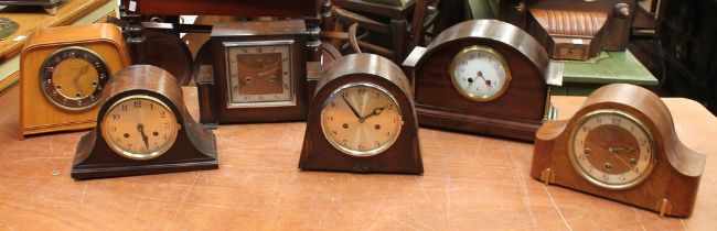 A collection of mid 20th century 8-day mantel clocks (6)