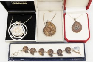A collection silver jewellery to include a large disc pendant set with a shell centre, approx
