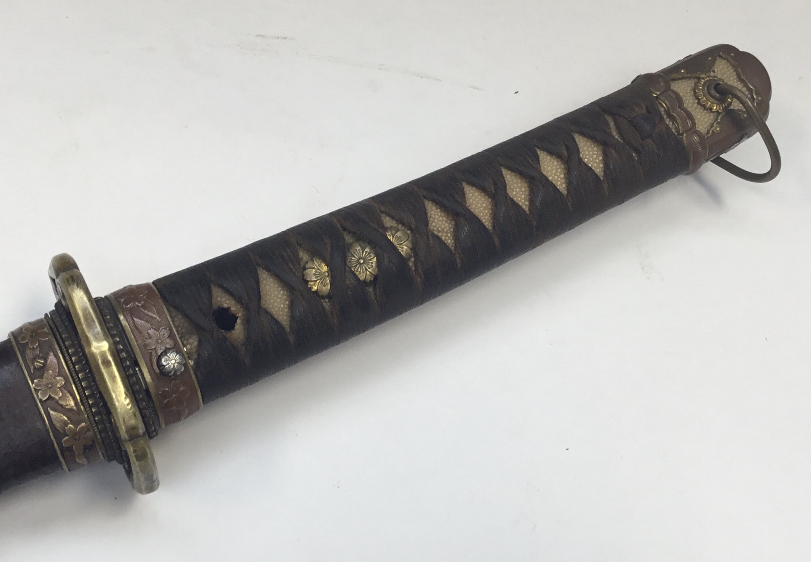 A WW2 era Japanese Katana sword. Shagreen handle with leather wrap, bronze mounts and tsuba. - Image 2 of 11