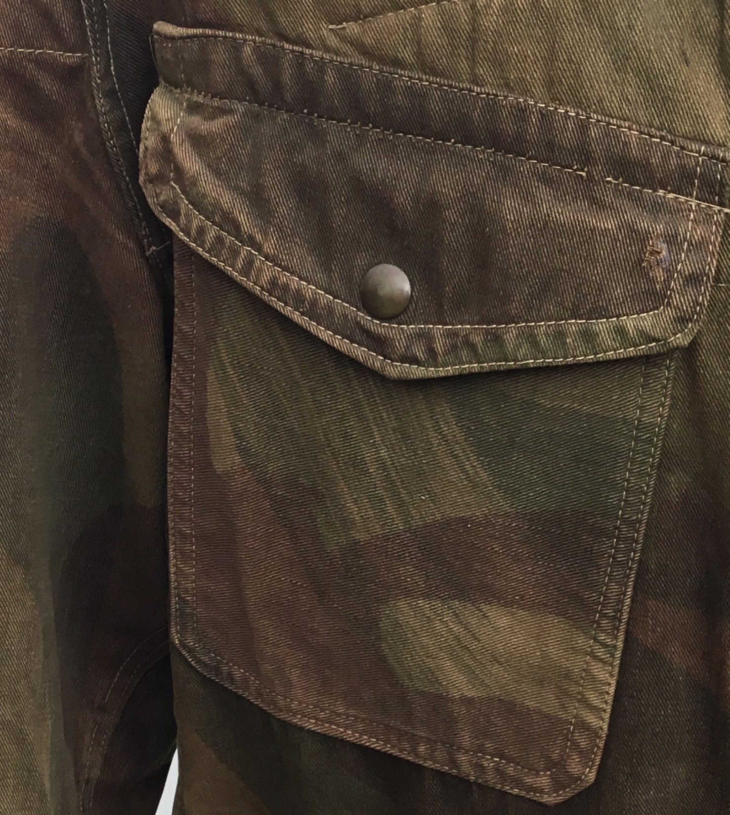 A WW2 era 1945 dated ‘Denison’ airborne paratrooper’s smock. Made from heavy duty, windproof - Image 4 of 19