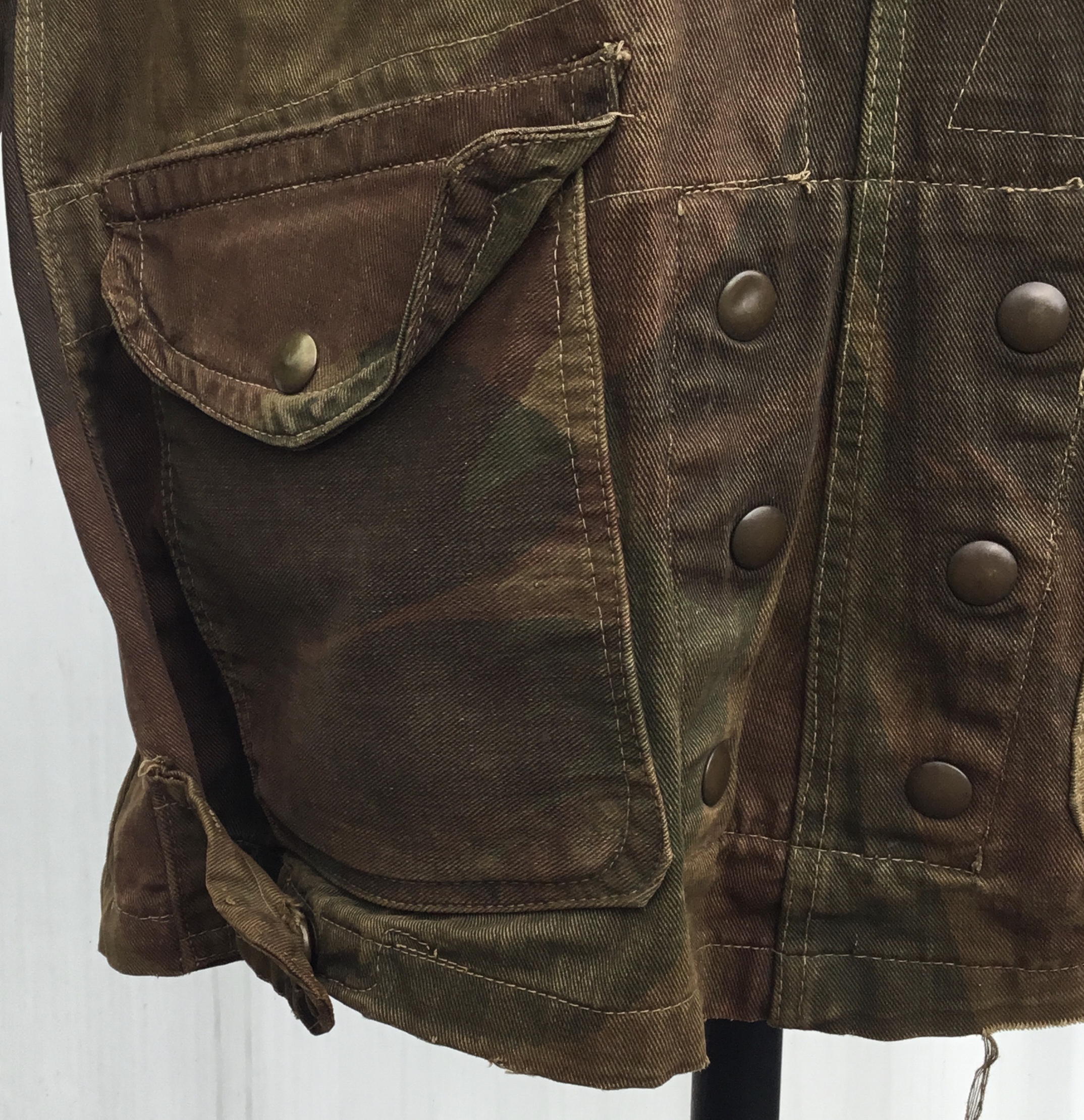 A WW2 era 1945 dated ‘Denison’ airborne paratrooper’s smock. Made from heavy duty, windproof - Image 5 of 19