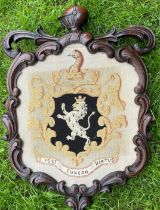 Armorial pole screen